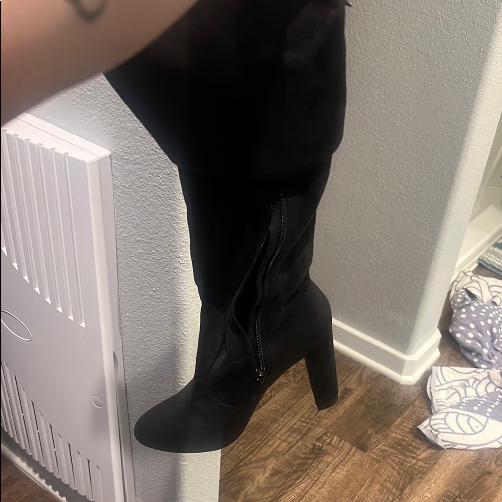 Black Knee-High Women's Boots